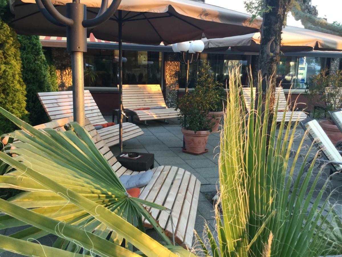 Hotel Knaus Am Hafen Uhldingen-Mühlhofen Exterior foto